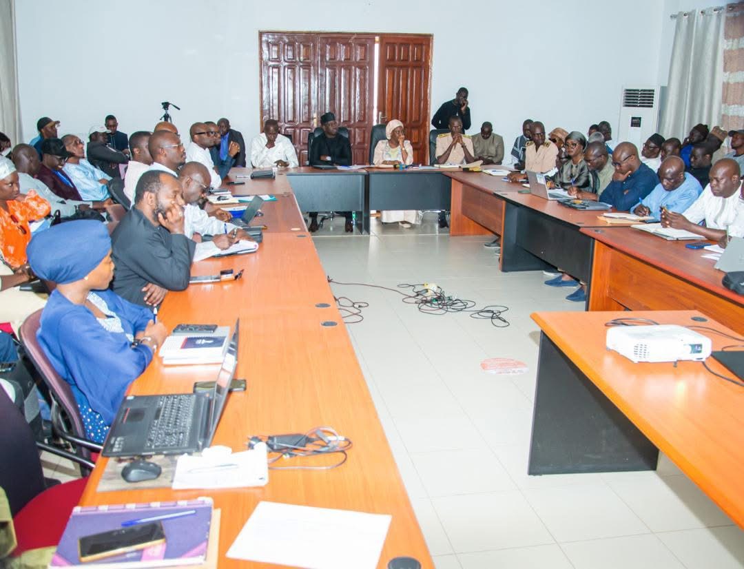 Fatick | Forum Communautaire sur le projet SANGOMAR : BIRAME SOULEYE DIOP RENCONTRE LA COMMUNAUTÉ