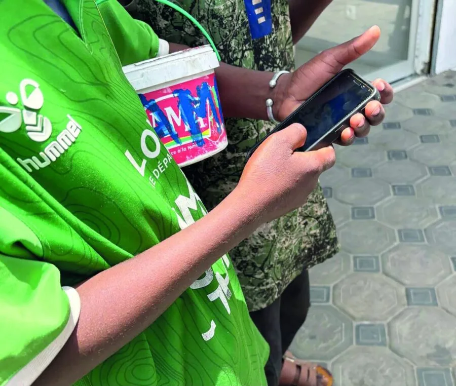 Des talibés avec QR codes : Quand la mendicité se digitalise